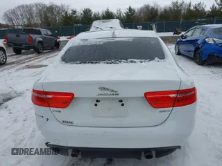 2017 Jaguar XE 25t z VIN SAJAR4BG4HA966709, wystawiony jako IAAI lot #41620077 z przebiegiem 91 859 mil mil oraz . Historia ofert i sprzedaży dostępna na DreamBid. Obrazek 16.