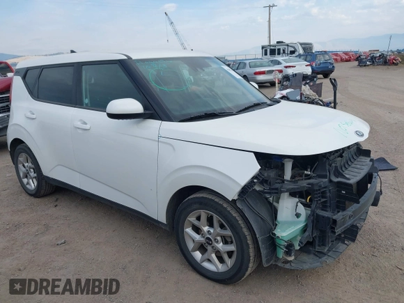 2020 Kia Soul LX with VIN KNDJ23AU0L7056999, listed as a IAAI auction lot 40407656 with 106,634 mi miles. Bid and sale history available at carsss.com. Image 1.