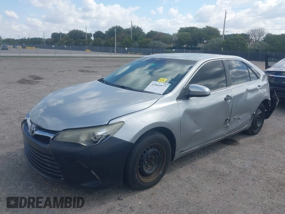 2015 Toyota Camry XLE with VIN 4T1BF1FK0FU093475, listed as a IAAI auction lot 42061877 with 131,618 mi miles. Bid and sale history available at carsss.com. Image 17.