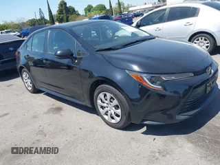 2023 Toyota Corolla LE z VIN JTDB4MEE5P3005454, wystawiony jako IAAI lot #41989252 z przebiegiem 61 770 mil mil oraz . Historia ofert i sprzedaży dostępna na DreamBid. Obrazek 1.