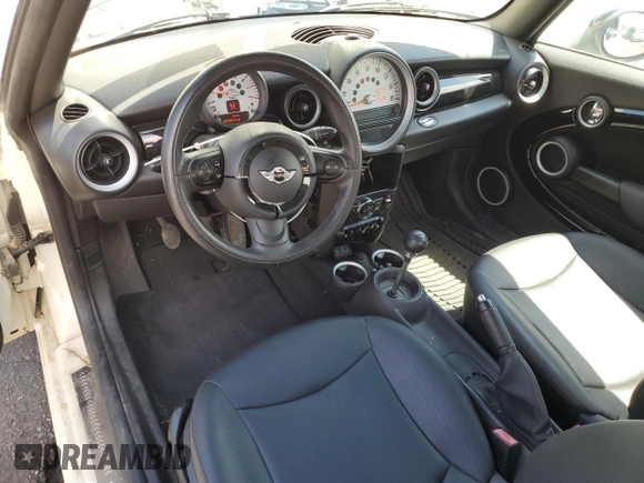 2013 MINI Hardtop with VIN WMWSU3C58DT373021, listed as a Copart auction lot 52945845 with 83,865 mi miles and Salvage Title. Bid and sale history available at DreamBid. Image 8.