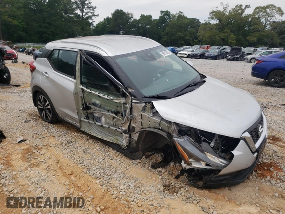 2020 Nissan Kicks SV z VIN 3N1CP5CV7LL555051, wystawiony jako Copart lot #58018605 z przebiegiem 33 326 mil mil oraz Szkoda całkowita • Salvage title. Historia ofert i sprzedaży dostępna na DreamBid. Obrazek 4.