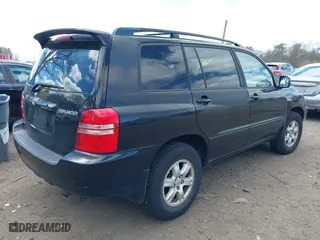 2003 Toyota Highlander with VIN JTEHF21A330140984, listed as a IAAI auction lot 42060638 with 215,694 mi miles. Bid and sale history available at carsss.com. Image 4.
