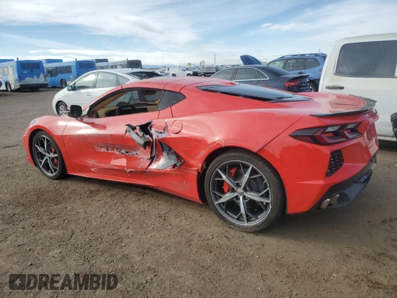 2021 Chevrolet Corvette 3LT z VIN 1G1YC2D4XM5100398, wystawiony jako Copart lot #49331985 z przebiegiem 8 800 mil mil oraz Szkoda całkowita • Salvage title. Historia ofert i sprzedaży dostępna na DreamBid. Obrazek 2.