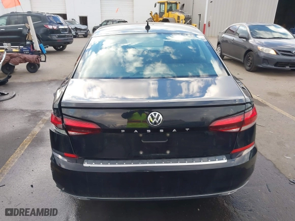 2021 Volkswagen Passat 2.0T SE with VIN 1VWSA7A32MC012952, listed as a IAAI auction lot 41370840 with 71,141 mi miles. Bid and sale history available at carsss.com. Image 16.