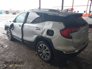 2020 GMC Terrain SLT z VIN 3GKALPEXXLL245121, wystawiony jako IAAI lot #42184014 z przebiegiem 110 011 mil mil oraz . Historia ofert i sprzedaży dostępna na DreamBid. Obrazek 3.