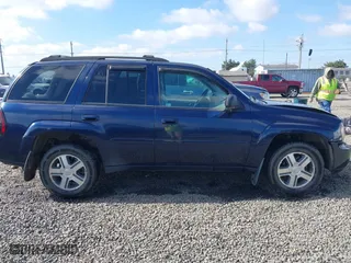 2007 Chevrolet TrailBlazer LS with VIN 1GNDT13S872150472, listed as a IAAI auction lot 41741764 with 215,974 mi miles. Bid and sale history available at carsss.com. Image 13.