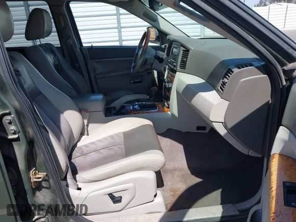 2006 Jeep Grand Cherokee Overland with VIN 1J8HR68286C331619, listed as a IAAI auction lot 42550576 with 196,937 mi miles and . Bid and sale history available at DreamBid. Image 5.
