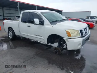 2005 Nissan Titan SE с VIN 1N6AA06B55N513861, выставлен на аукционе IAAI как лот 41453425 с пробегом 288 526 миль миль и . История ставок и продаж доступна на DreamBid. Изображение 1.