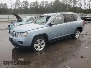 2013 Jeep Compass Latitude with VIN 1C4NJDEB8DD189709, listed as a Copart auction lot 86598874 with 170,041 mi miles and Salvage Title. Bid and sale history available at carsss.com. Image 1.