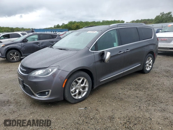 2018 Chrysler Pacifica Limited z VIN 2C4RC1GG6JR357777, wystawiony jako Copart lot #51124505 z przebiegiem 65 342 mil mil oraz Szkody całkowita. Historia ofert i sprzedaży dostępna na DreamBid. Obrazek 1.