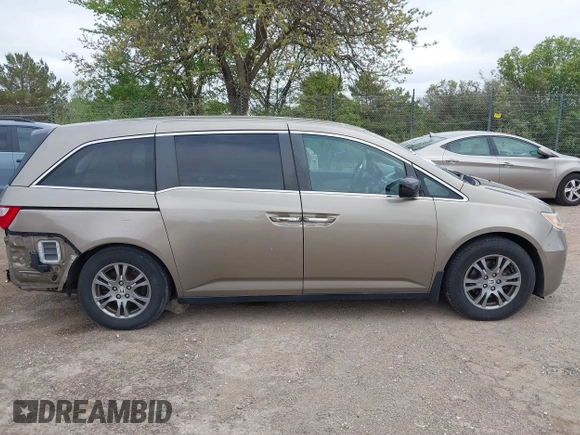2013 Honda Odyssey EX-L с VIN 5FNRL5H61DB043452, выставлен на аукционе IAAI как лот 42308609 с пробегом 246 866 миль миль и . История ставок и продаж доступна на DreamBid. Изображение 14.