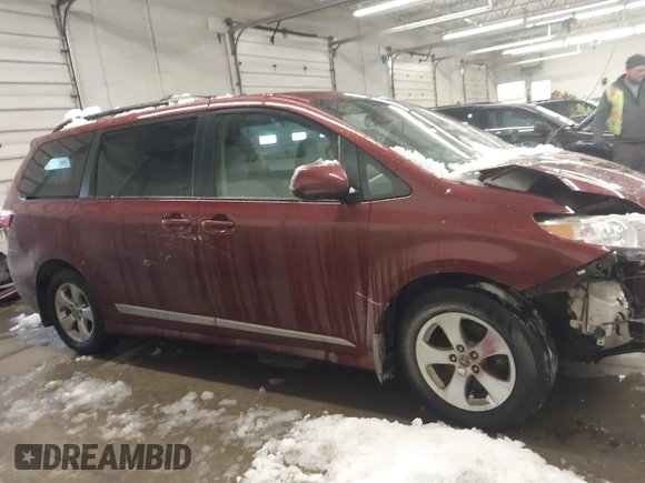 2019 Toyota Sienna LE Auto Access Seat with VIN 5TDKZ3DC9KS015195, listed as a IAAI auction lot 41586900 with 74,132 mi miles and . Bid and sale history available at DreamBid. Image 14.