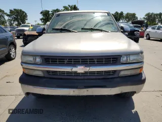 2000 Chevrolet Silverado 1500 LS with VIN 2GCEC19T0Y1101958, listed as a Copart auction lot 55123655 with 260,479 mi miles and Clean Title. Bid and sale history available at carsss.com. Image 5.