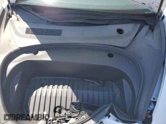 2023 Tesla Model 3 z VIN 5YJ3E1EA2PF578151, wystawiony jako Copart lot #56211295 z przebiegiem 19 590 mil mil oraz Szkoda całkowita • Salvage title. Historia ofert i sprzedaży dostępna na DreamBid. Obrazek 11.