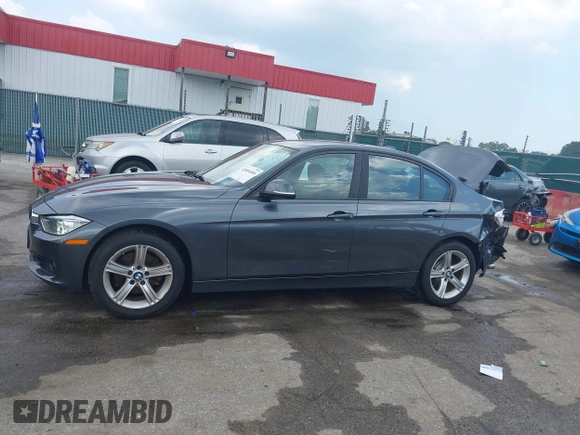 2014 BMW 3 Series 328i xDrive с VIN WBA3B5C50EF959198, выставлен на аукционе IAAI как лот 42684406 с пробегом 92 187 миль миль и . История ставок и продаж доступна на DreamBid. Изображение 14.