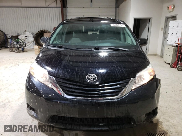 2017 Toyota Sienna LE Auto Access Seat with VIN 5TDKZ3DCXHS876538, listed as a Copart auction lot 42807185 with 165,047 mi miles and Salvage Title. Bid and sale history available at carsss.com. Image 5.