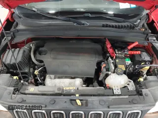 2018 Jeep Renegade Latitude with VIN ZACCJBBB8JPH30688, listed as a IAAI auction lot 42205960 with Not Provided miles and . Bid and sale history available at carsss.com. Image 10.