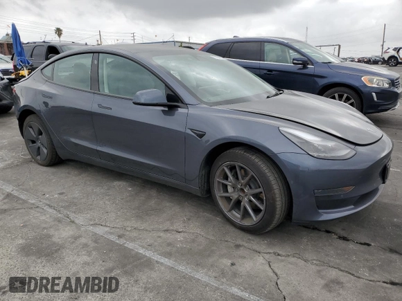 2022 Tesla Model 3 z VIN 5YJ3E1EA0NF375126, wystawiony jako Copart lot #53294925 z przebiegiem 28 318 mil mil oraz Szkoda całkowita • Salvage title. Historia ofert i sprzedaży dostępna na DreamBid. Obrazek 4.