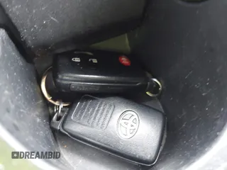 2013 Toyota Prius One z VIN JTDKN3DU6D5680794, wystawiony jako IAAI lot #42457587 z przebiegiem 197 612 mil mil oraz . Historia ofert i sprzedaży dostępna na DreamBid. Obrazek 11.