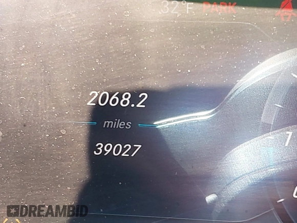 2020 Mercedes-Benz E-Class E 350 with VIN W1KZF8EB4LA823422, listed as a IAAI auction lot 41311710 with 39,027 mi miles. Bid and sale history available at carsss.com. Image 15.
