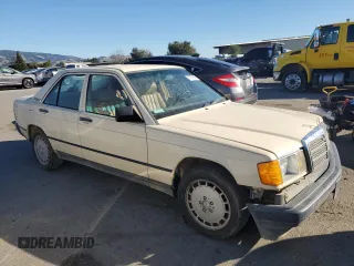 1986 Mercedes-Benz 190 with VIN WDBDA24D0GF181761, listed as a Copart auction lot 87775085 with 38,039 mi miles and Clean Title. Bid and sale history available at carsss.com. Image 4.
