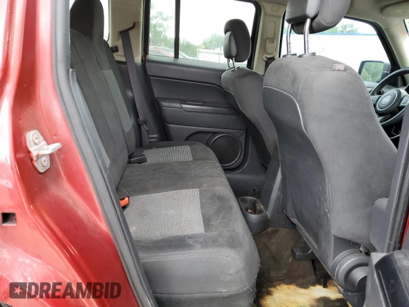 2017 Jeep Patriot Sport z VIN 1C4NJPBB1HD121232, wystawiony jako Copart lot #57845915 z przebiegiem 89 234 mil mil oraz Czysty tytuł • Clean title. Historia ofert i sprzedaży dostępna na DreamBid. Obrazek 11.