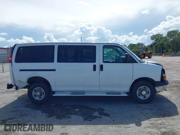 2014 Chevrolet Express Passenger 1LT with VIN 1GAZGYFG8E1130432, listed as a IAAI auction lot 42487756 with 176,418 mi miles and . Bid and sale history available at DreamBid. Image 13.
