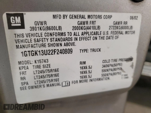 2002 GMC Sierra 1500HD SLE z VIN 1GTGK13U22F240809, wystawiony jako Copart lot #78621474 z przebiegiem 201 346 mil mil oraz Szkody całkowita. Historia ofert i sprzedaży dostępna na DreamBid. Obrazek 12.