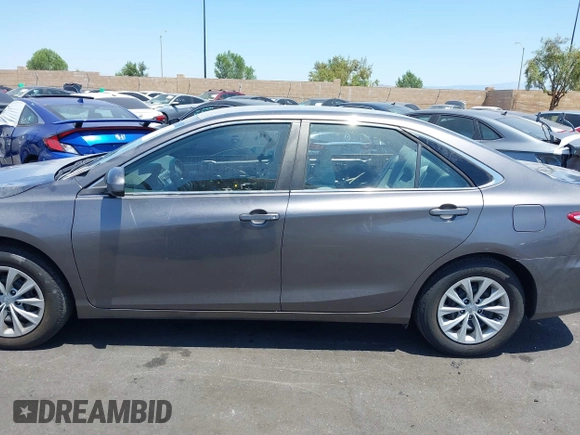 2017 Toyota Camry XLE z VIN 4T1BF1FK6HU369645, wystawiony jako IAAI lot #42371611 z przebiegiem 65 716 mil mil oraz . Historia ofert i sprzedaży dostępna na DreamBid. Obrazek 15.