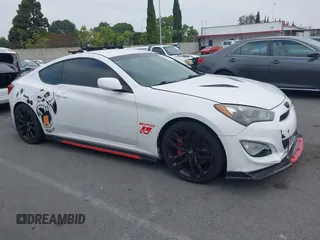 2013 Hyundai Genesis Coupe 2.0T с VIN KMHHT6KD8DU081739, выставлен на аукционе IAAI как лот 42500742 с пробегом 127 330 миль миль и . История ставок и продаж доступна на DreamBid. Изображение 1.