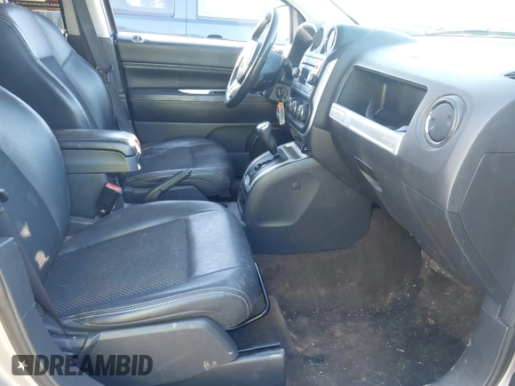 2016 Jeep Compass Latitude с VIN 1C4NJCEA1GD648097, выставлен на аукционе IAAI как лот 41879829 с пробегом 128 970 миль миль и . История ставок и продаж доступна на DreamBid. Изображение 5.