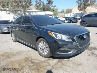 2017 Hyundai Sonata Hybrid SE with VIN KMHE24L18HA059522, listed as a IAAI auction lot 41646342 with 160,054 mi miles. Bid and sale history available at carsss.com. Image 1.