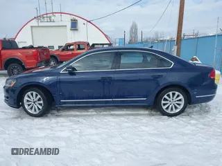 2013 Volkswagen Passat SEL Premium z VIN 1VWCP7A32DC089517, wystawiony jako IAAI lot #41546511 z przebiegiem 149 067 mil mil oraz . Historia ofert i sprzedaży dostępna na DreamBid. Obrazek 14.