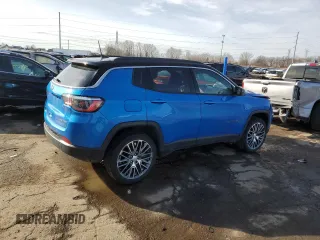 2024 Jeep Compass Limited z VIN 3C4NJDCN2RT588159, wystawiony jako Copart lot #51596325 z przebiegiem 18 713 mil mil oraz Czysty tytuł • Clean title. Historia ofert i sprzedaży dostępna na DreamBid. Obrazek 3.
