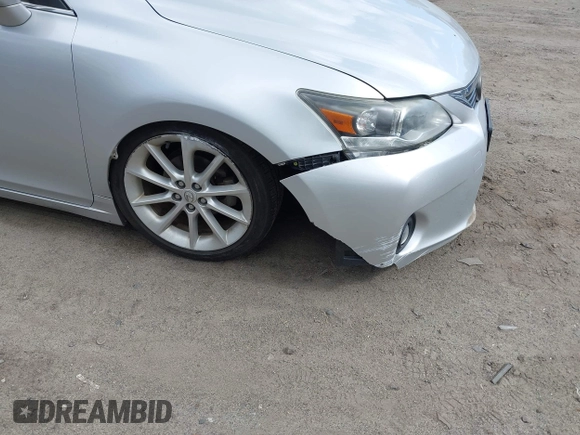 2013 Lexus CT 200h z VIN JTHKD5BH4D2165247, wystawiony jako IAAI lot #42191913 z przebiegiem 113 331 mil mil oraz . Historia ofert i sprzedaży dostępna na DreamBid. Obrazek 6.