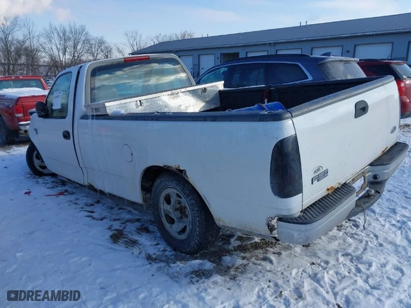 1998 Ford F-150 Standard with VIN 1FTZF1769WNB92343, listed as a IAAI auction lot 41595621 with 204,630 mi miles. Bid and sale history available at carsss.com. Image 3.