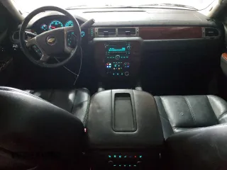 2012 Chevrolet Tahoe LT z VIN 1GNSKBE06CR157112, wystawiony jako Copart lot #55932895 z przebiegiem 185 934 mil mil oraz Szkoda całkowita • Salvage title. Historia ofert i sprzedaży dostępna na DreamBid. Obrazek 8.