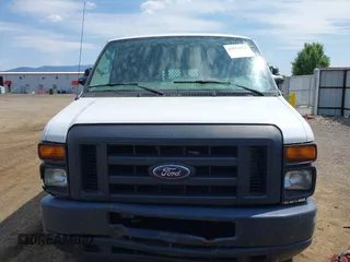 2014 Ford Econoline Cargo Commercial z VIN 1FTNS2EW9EDB03748, wystawiony jako IAAI lot #42574971 z przebiegiem 250 937 mil mil oraz . Historia ofert i sprzedaży dostępna na DreamBid. Obrazek 12.