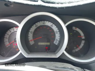 2012 Toyota Tacoma z VIN 5TFLU4EN8CX023888, wystawiony jako IAAI lot #42545349 z przebiegiem 118 369 mil mil oraz . Historia ofert i sprzedaży dostępna na DreamBid. Obrazek 7.