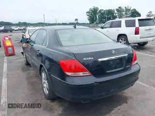 2005 Acura RL with VIN JH4KB16555C015724, listed as a IAAI auction lot 42634598 with 241,510 mi miles and . Bid and sale history available at DreamBid. Image 3.