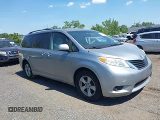 2011 Toyota Sienna LE AAS with VIN 5TDKK3DC2BS096965, listed as a IAAI auction lot 42583783 with 288,489 mi miles and . Bid and sale history available at DreamBid. Image 1.