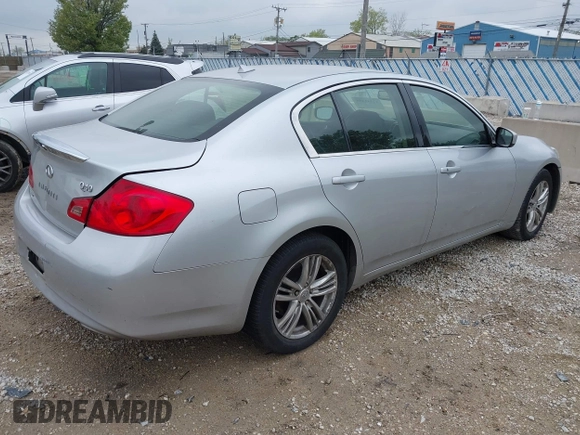 2015 Infiniti Q40 with VIN JN1CV6AR8FM650889, listed as a IAAI auction lot 42141488 with 101,478 mi miles. Bid and sale history available at carsss.com. Image 4.