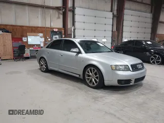 2005 Audi S4 z VIN WAUPL68E95A033697, wystawiony jako IAAI lot #42350711 z przebiegiem 144 642 mil mil oraz . Historia ofert i sprzedaży dostępna na DreamBid. Obrazek 1.