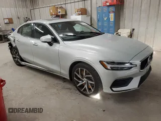 2020 Volvo S60 Momentum with VIN 7JRA22TK6LG072518, listed as a Copart auction lot 43778113 with 36,428 mi miles. Bid and sale history available at carsss.com. Image 4.