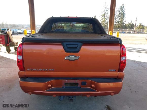 2008 Chevrolet Avalanche LS with VIN 3GNFK123X8G250104, listed as a IAAI auction lot 41383556 with 244,654 mi miles. Bid and sale history available at carsss.com. Image 16.