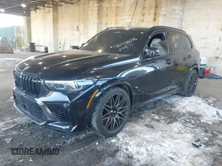 2022 BMW X5 M z VIN 5YMJU0C06N9L14251, wystawiony jako IAAI lot #40388936 z przebiegiem 59 561 mil mil oraz . Historia ofert i sprzedaży dostępna na DreamBid. Obrazek 2.