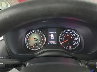 2022 Toyota RAV4 XLE z VIN 2T3W1RFV4NW201045, wystawiony jako Copart lot #62903115 z przebiegiem 26 019 mil mil oraz Czysty tytuł • Clean title. Historia ofert i sprzedaży dostępna na DreamBid. Obrazek 8.