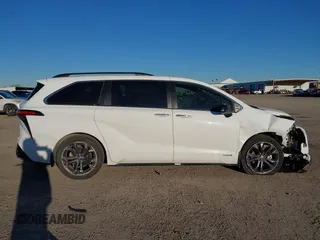 2021 Toyota Sienna XSE with VIN 5TDXRKEC2MS051179, listed as a IAAI auction lot 41067155 with 101,179 mi miles and . Bid and sale history available at DreamBid. Image 14.