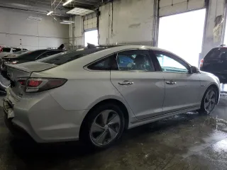 2016 Hyundai Sonata Hybrid Limited with VIN KMHE34L17GA025941, listed as a Copart auction lot 37367514 with 95,905 mi miles. Bid and sale history available at carsss.com. Image 3.